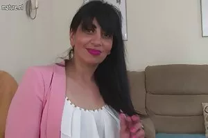 وقتی خانم بلوند، سوراخ لب به لب باز می شود