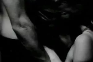 برنده تمام پولها! پسر دو خواهر نوجوان دوجنسگرا